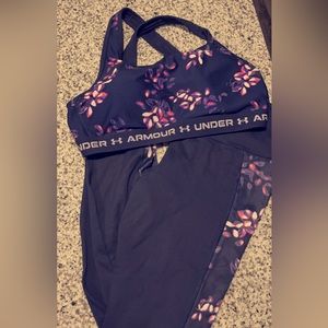 Matching sports bra and legging. Never worn. XL/2xl